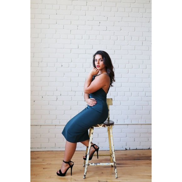 PREM | Safe Embrace Dress - Picture 3 of 5